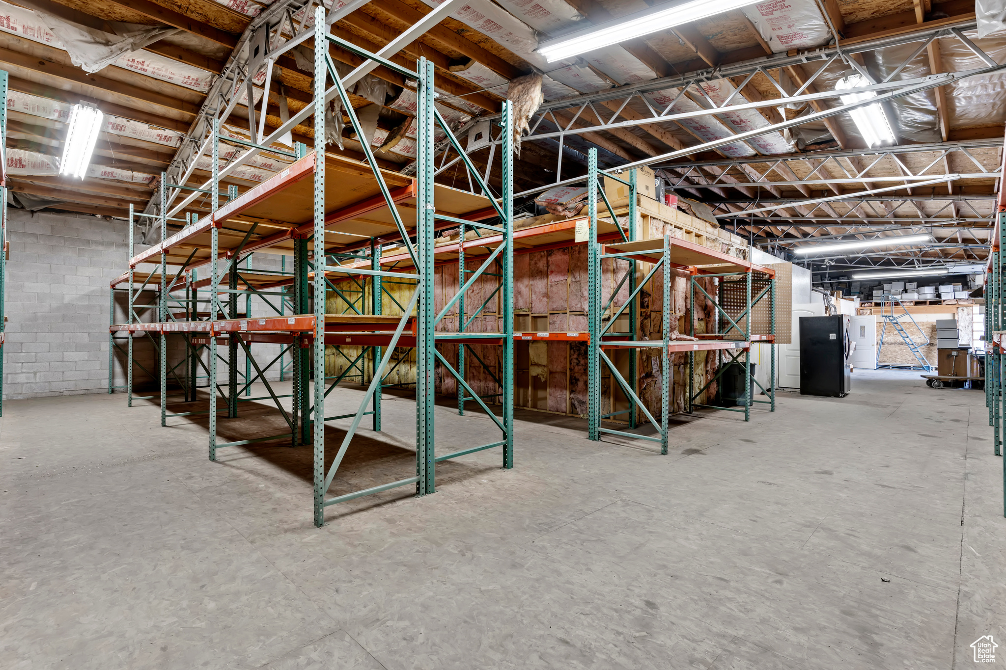 COLEMAN INDUSTRIAL PK - Commercial Sale