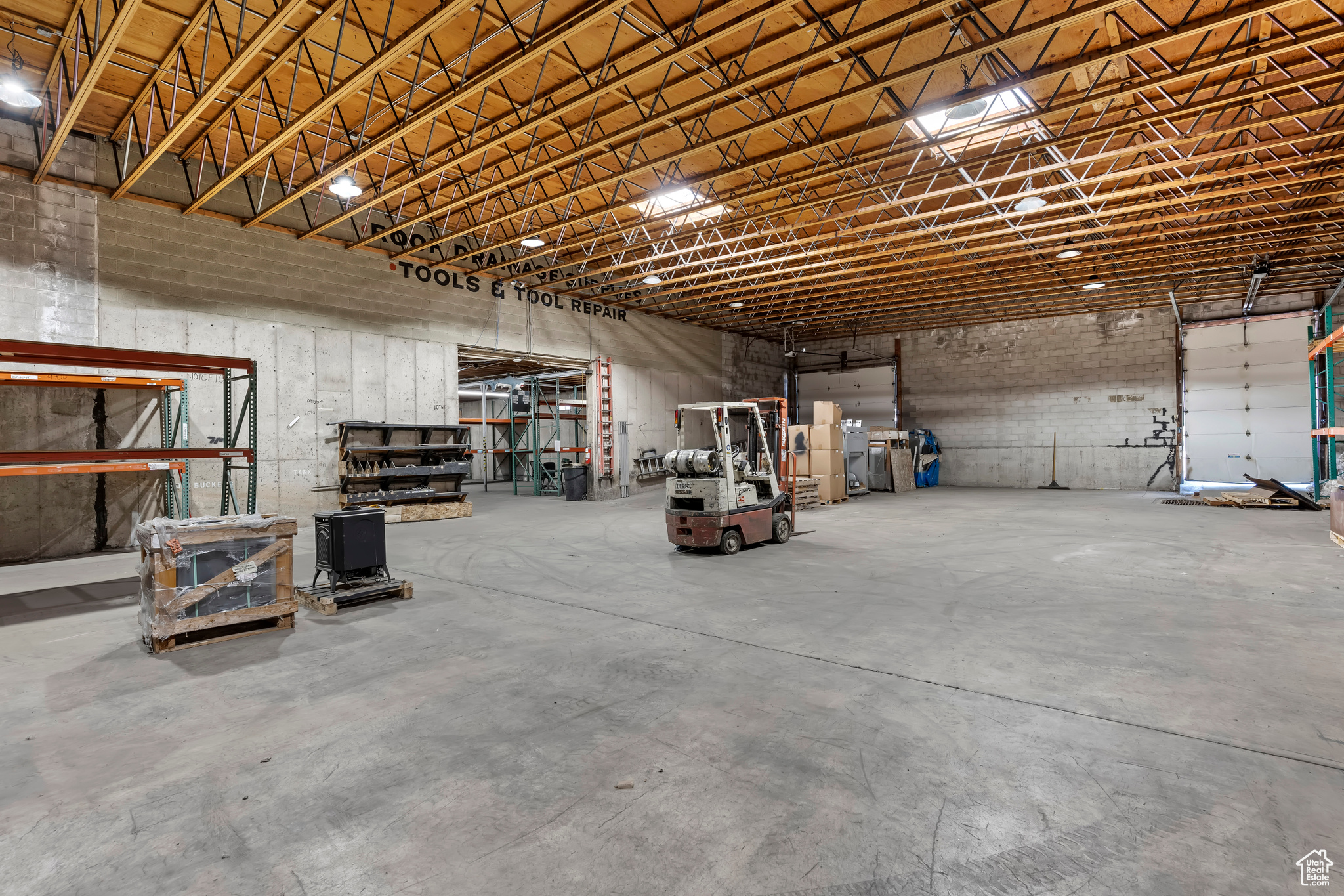 COLEMAN INDUSTRIAL PK - Commercial Sale