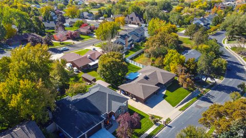 Tiny photo for 403 E QUAIL RUN RD N, Farmington, UT 84025 (MLS # 2119037)