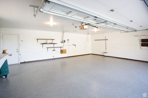 Tiny photo for 403 E QUAIL RUN RD N, Farmington, UT 84025 (MLS # 2119037)
