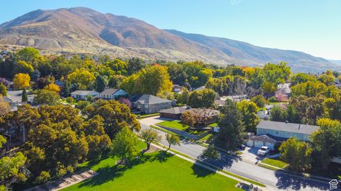 Tiny photo for 403 E QUAIL RUN RD N, Farmington, UT 84025 (MLS # 2119037)