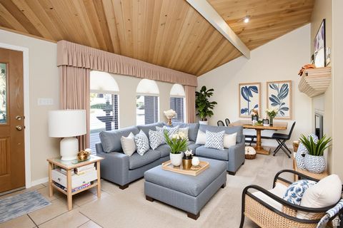 Tiny photo for 403 E QUAIL RUN RD N, Farmington, UT 84025 (MLS # 2119037)
