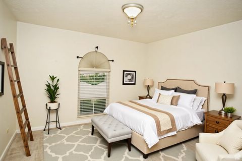 Tiny photo for 403 E QUAIL RUN RD N, Farmington, UT 84025 (MLS # 2119037)