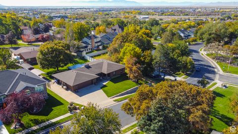 Tiny photo for 403 E QUAIL RUN RD N, Farmington, UT 84025 (MLS # 2119037)