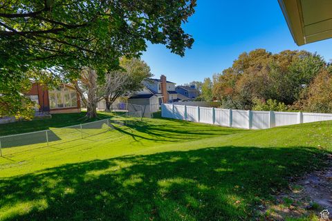 Tiny photo for 403 E QUAIL RUN RD N, Farmington, UT 84025 (MLS # 2119037)