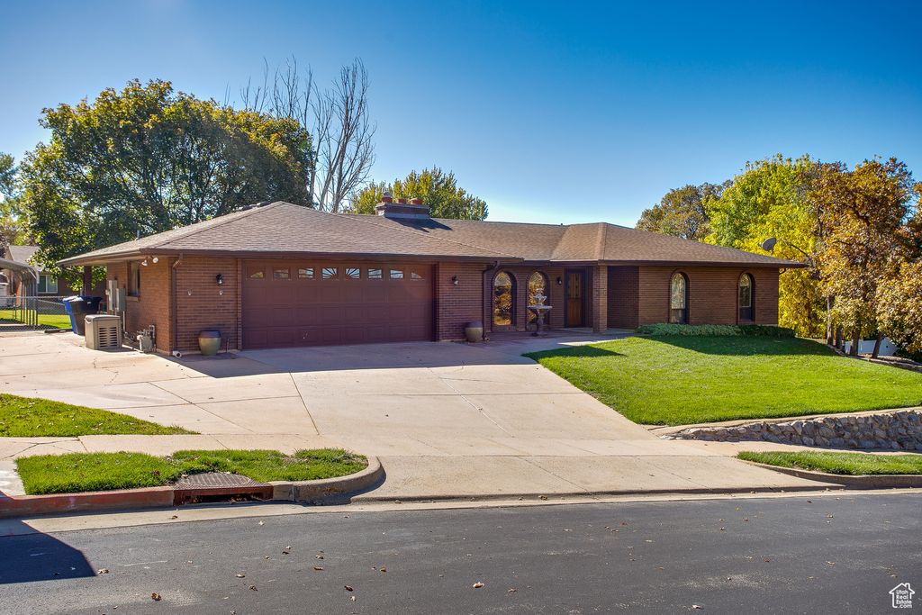Photo of 403 E QUAIL RUN RD N, Farmington, UT 84025 (MLS # 2119037)