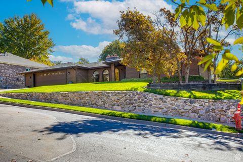 Tiny photo for 403 E QUAIL RUN RD N, Farmington, UT 84025 (MLS # 2119037)