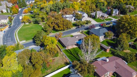 Tiny photo for 403 E QUAIL RUN RD N, Farmington, UT 84025 (MLS # 2119037)