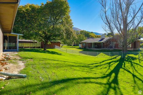 Tiny photo for 403 E QUAIL RUN RD N, Farmington, UT 84025 (MLS # 2119037)