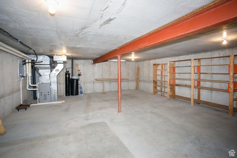 Tiny photo for 403 E QUAIL RUN RD N, Farmington, UT 84025 (MLS # 2119037)