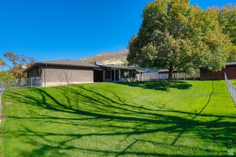 Tiny photo for 403 E QUAIL RUN RD N, Farmington, UT 84025 (MLS # 2119037)