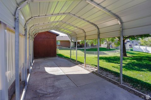 Tiny photo for 403 E QUAIL RUN RD N, Farmington, UT 84025 (MLS # 2119037)