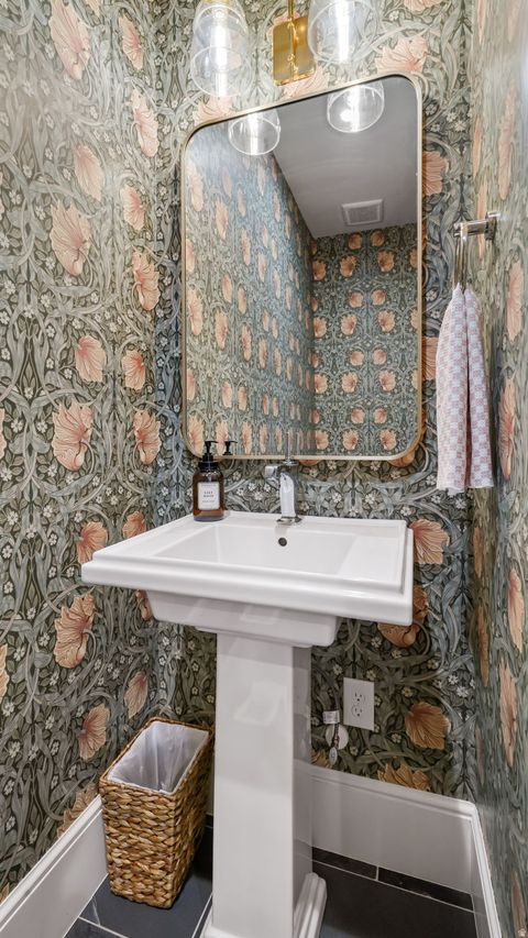 Tiny photo for 6756 W 10050 N, Highland, UT 84003 (MLS # 2134904)