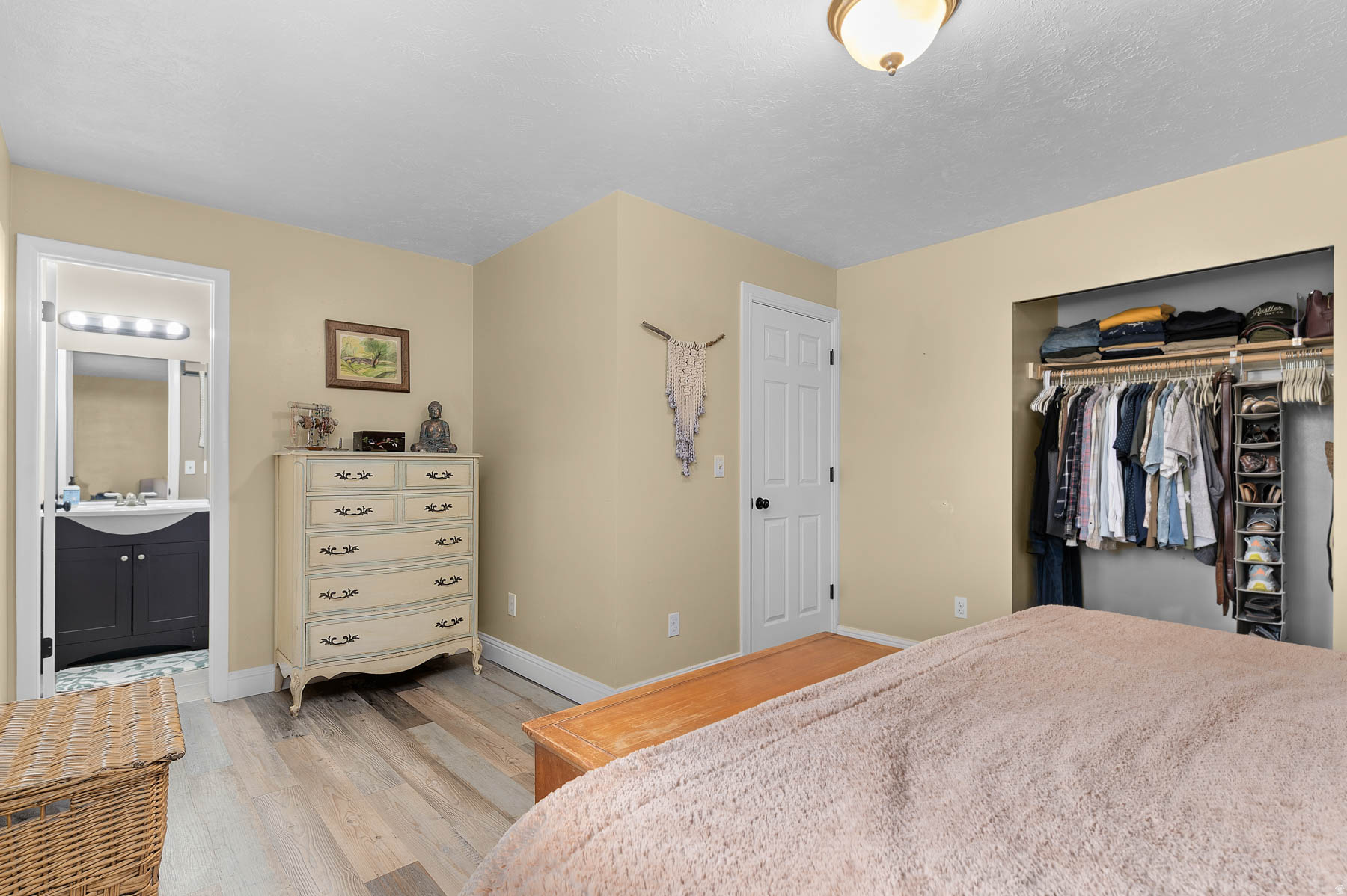 WHITE CITY - Residential