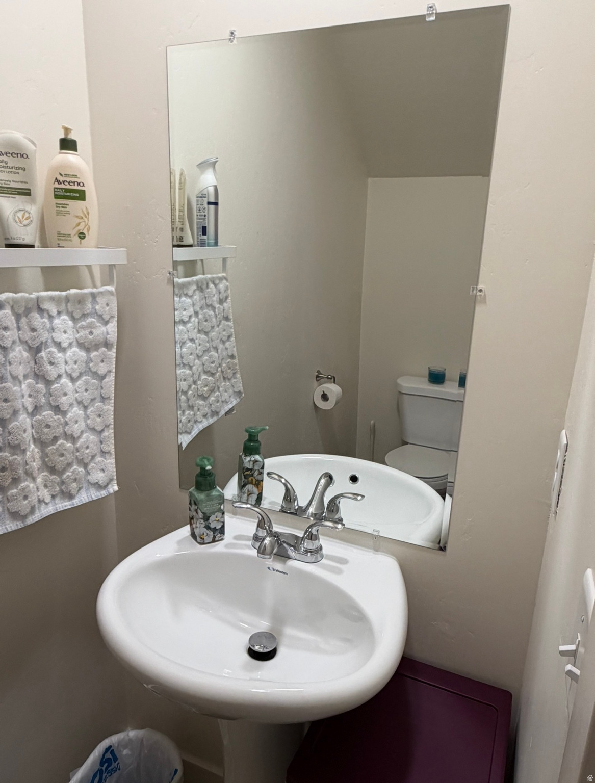 PINE RIDGE APARTMENTS - Residential