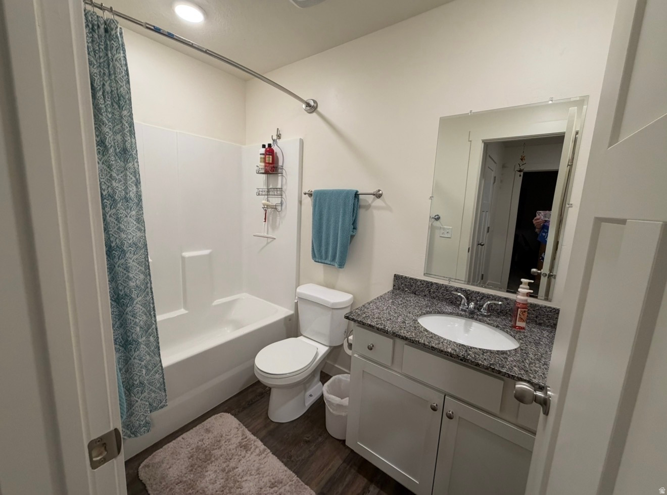 PINE RIDGE APARTMENTS - Residential