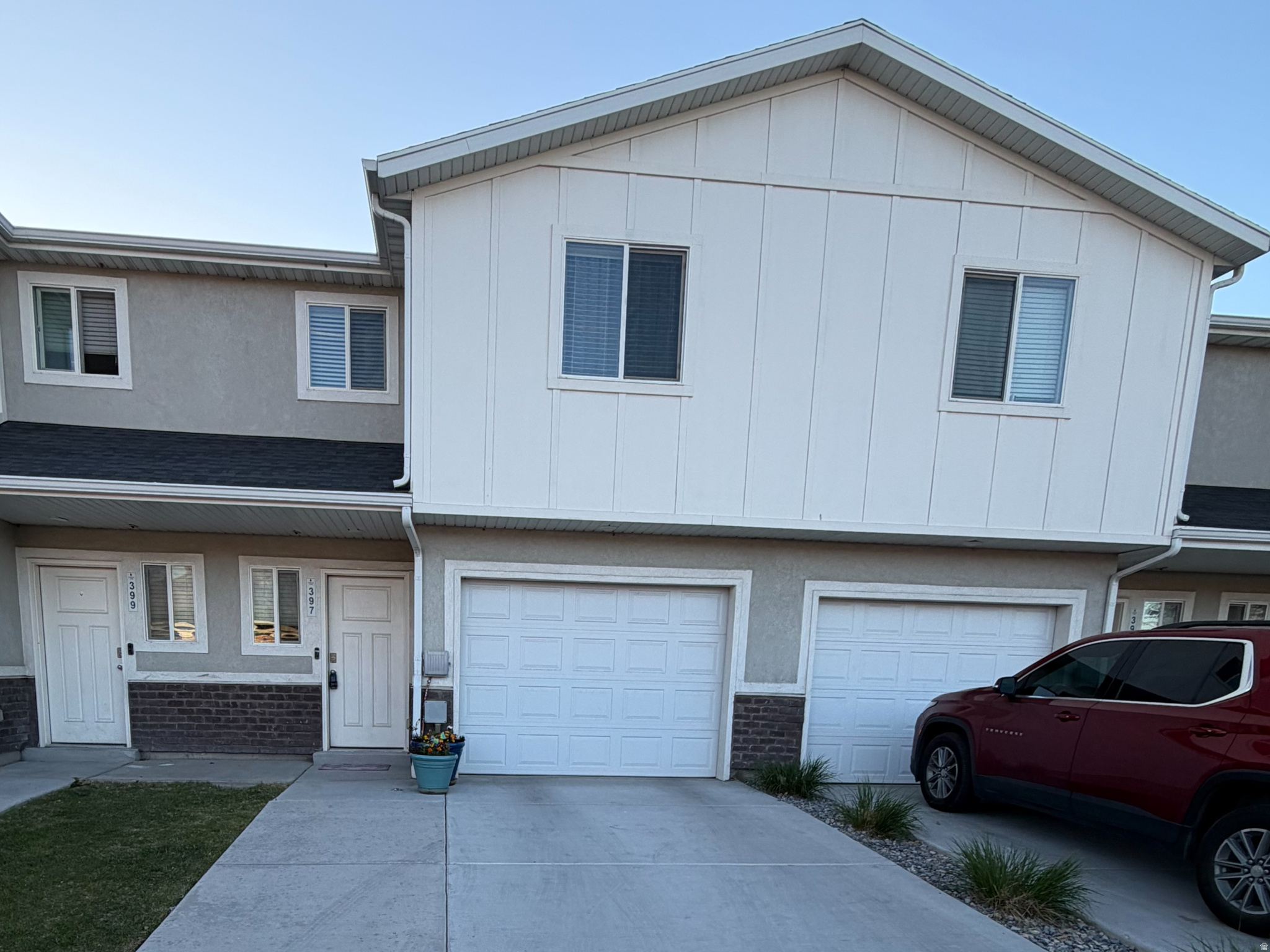 PINE RIDGE APARTMENTS - Residential