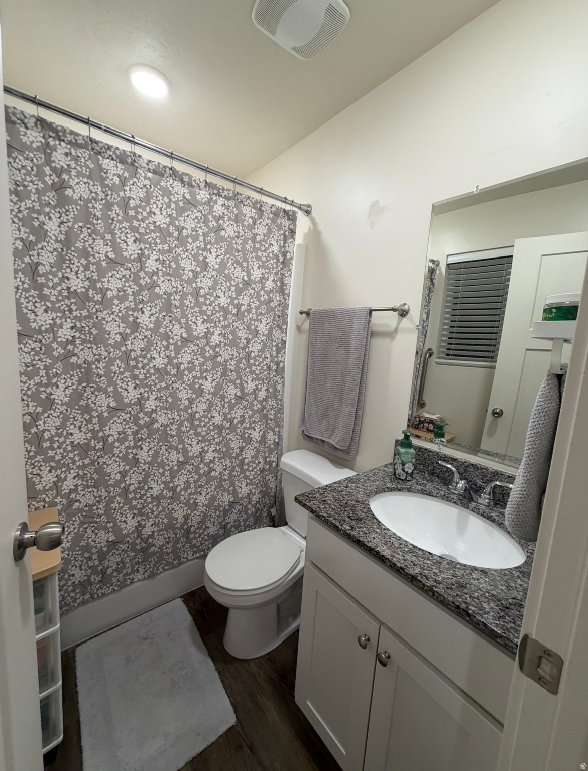 PINE RIDGE APARTMENTS - Residential