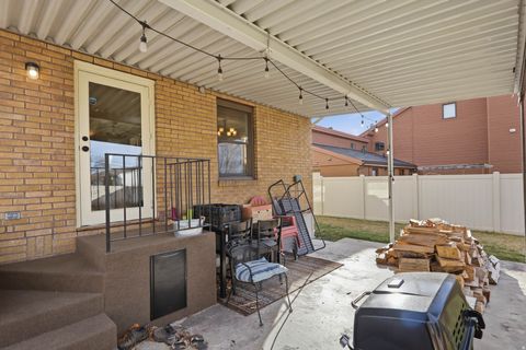 Tiny photo for 285 E 1100 S, Bountiful, UT 84010 (MLS # 2141306)
