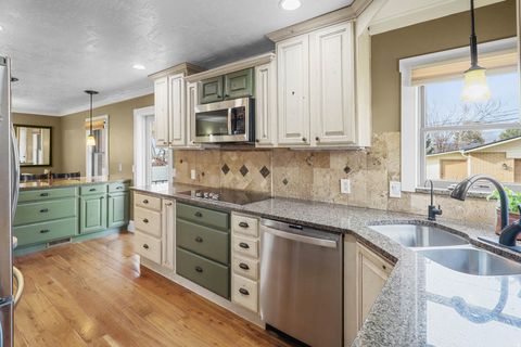 Tiny photo for 285 E 1100 S, Bountiful, UT 84010 (MLS # 2141306)