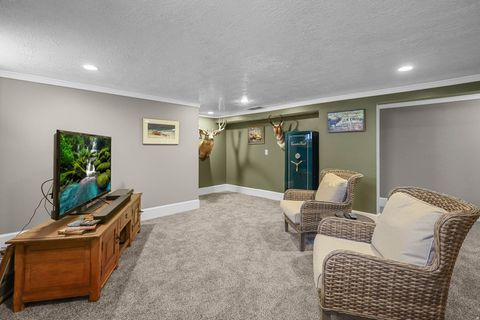 Tiny photo for 285 E 1100 S, Bountiful, UT 84010 (MLS # 2141306)