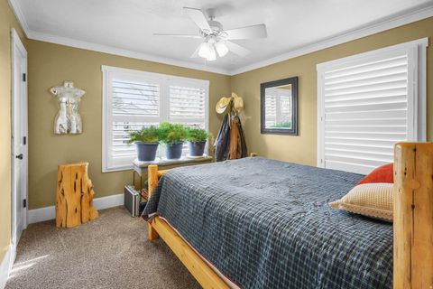 Tiny photo for 285 E 1100 S, Bountiful, UT 84010 (MLS # 2141306)