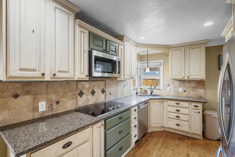 Tiny photo for 285 E 1100 S, Bountiful, UT 84010 (MLS # 2141306)