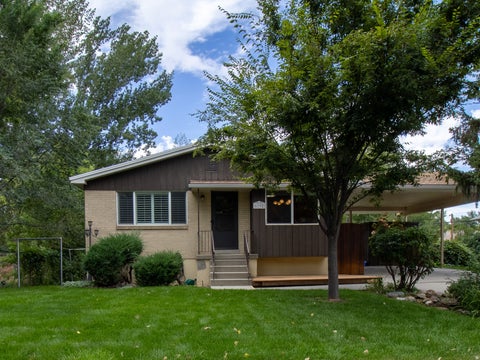 Photo of 6192 S VINECREST DR E, Murray, UT 84121 (MLS # 2182122)