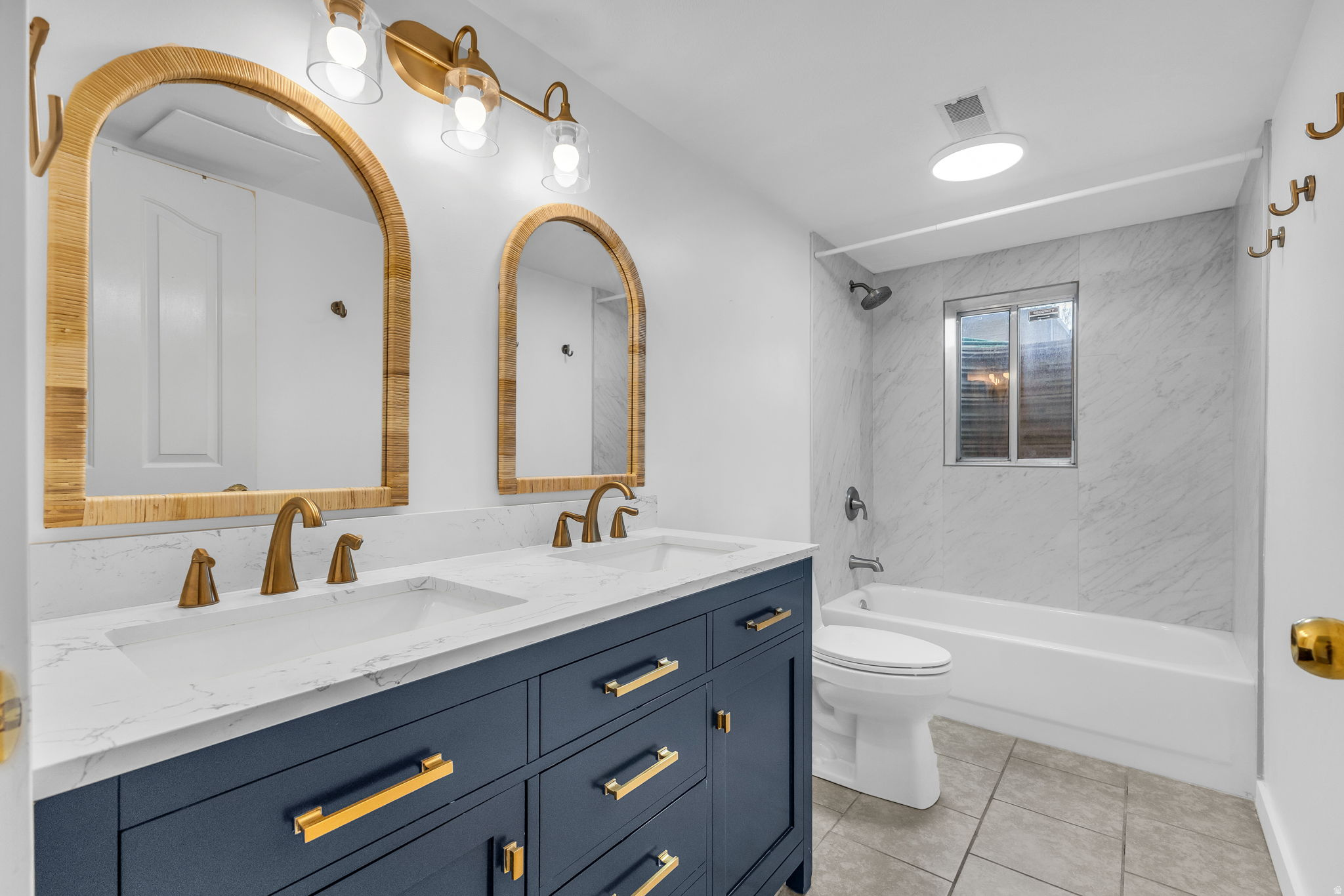 CLOVER RIDGE - Residential