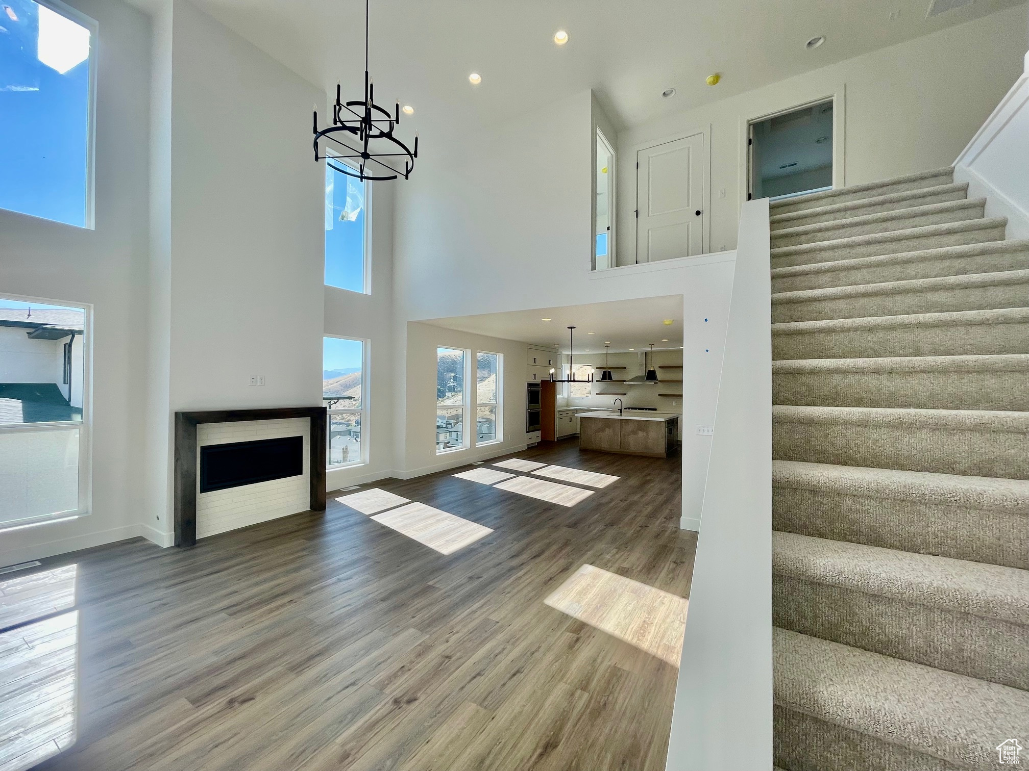 CANYON POINT - Residential