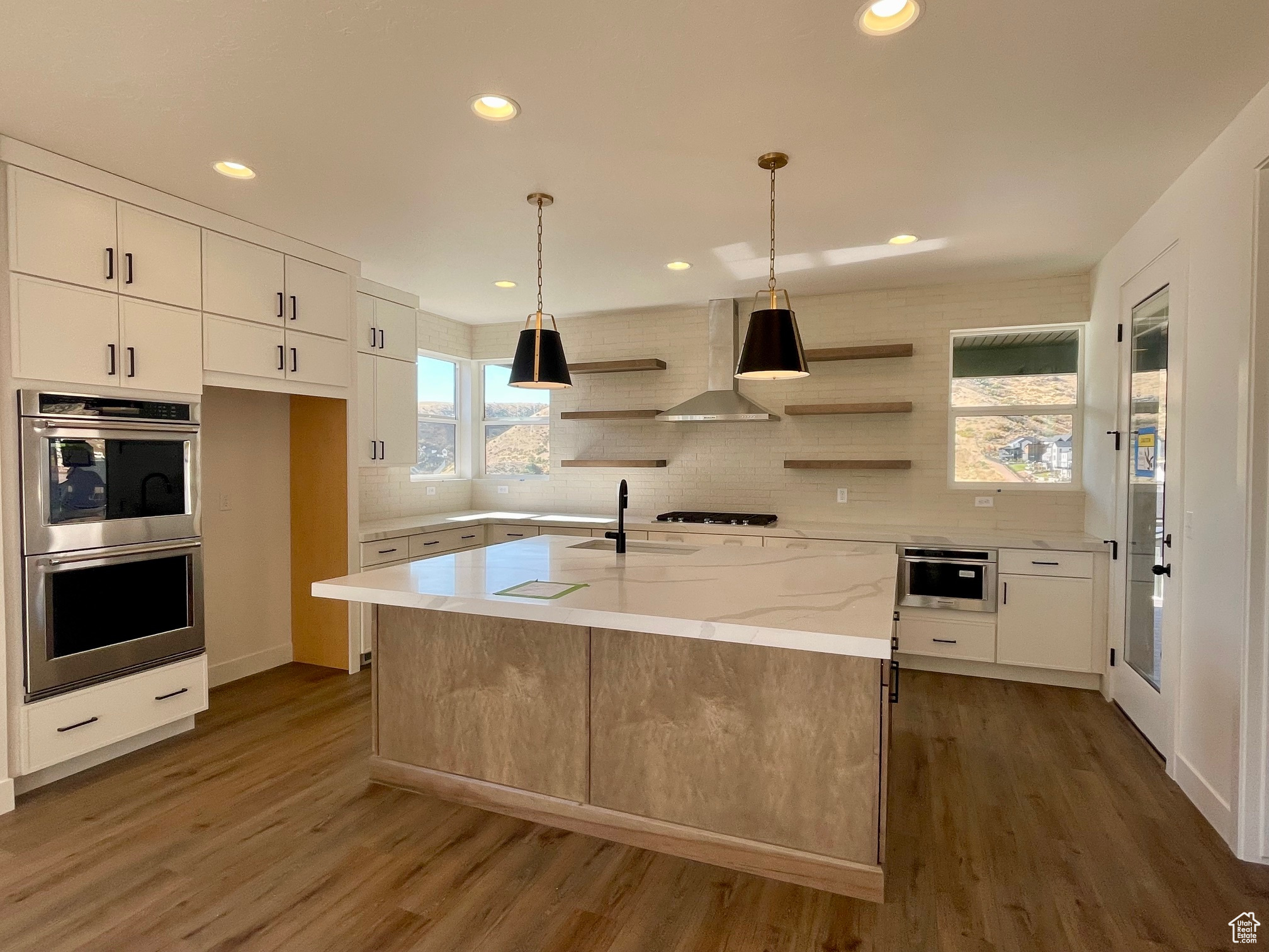 CANYON POINT - Residential