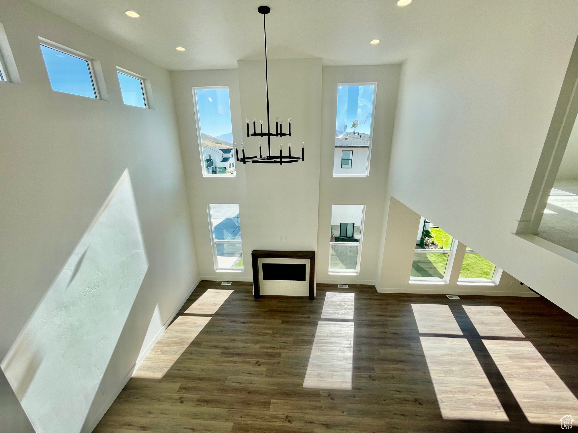 CANYON POINT - Residential