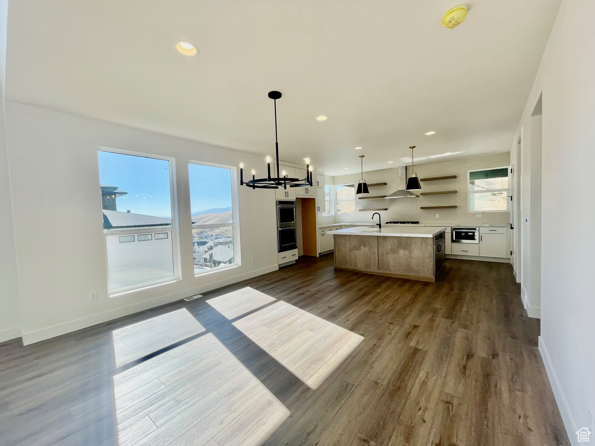 CANYON POINT - Residential