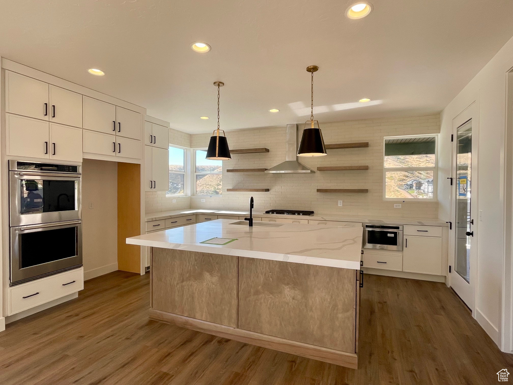 CANYON POINT - Residential