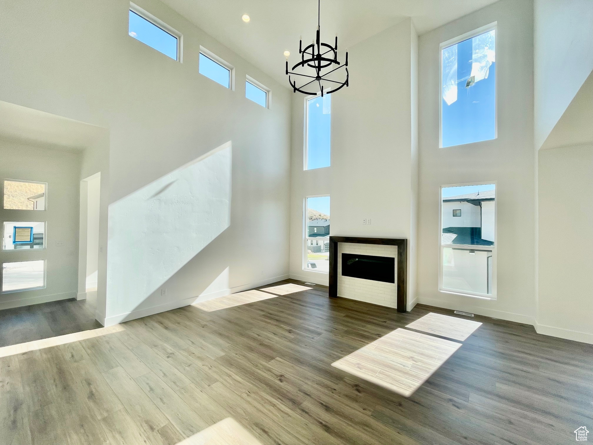 CANYON POINT - Residential