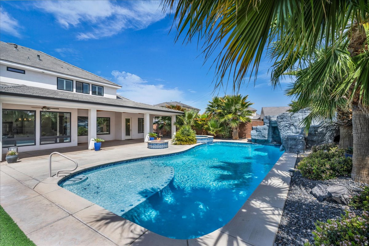 COVE AT LITTLE VALLEY PH 2 - Residential