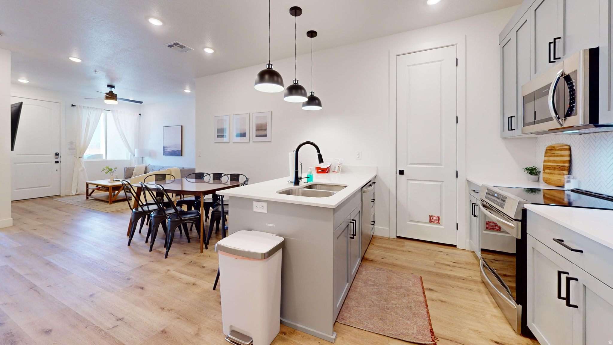 DESERT COLOR SKYLINE CONDOMINIUM PLAT 2 - Residential