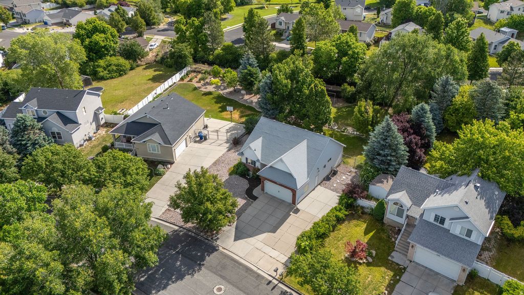 Photo of 1290 N FOWLER AVE, Ogden, UT 84404 (MLS # 2163036)