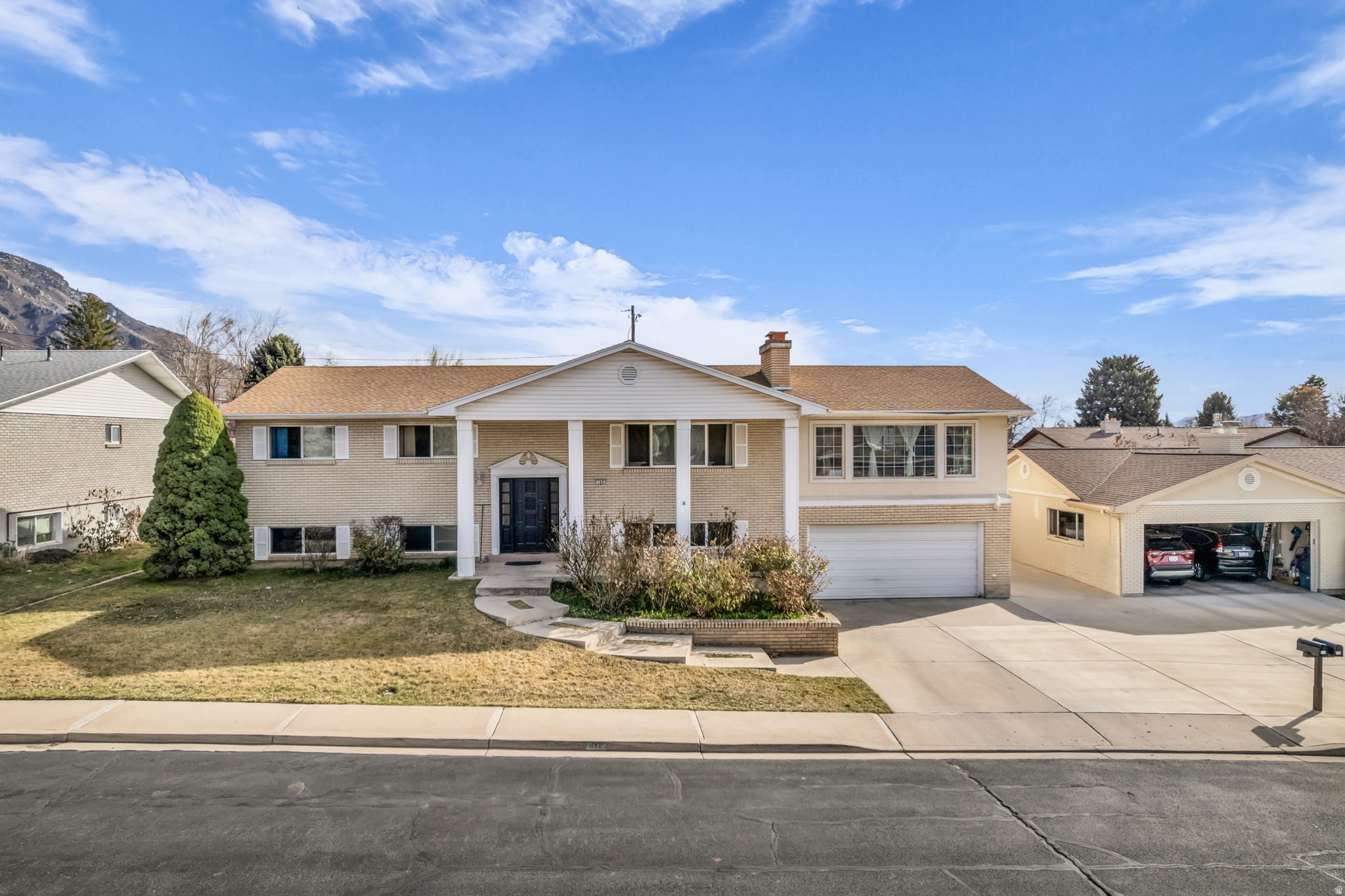 COLONIAL HEIGHTS - Residential