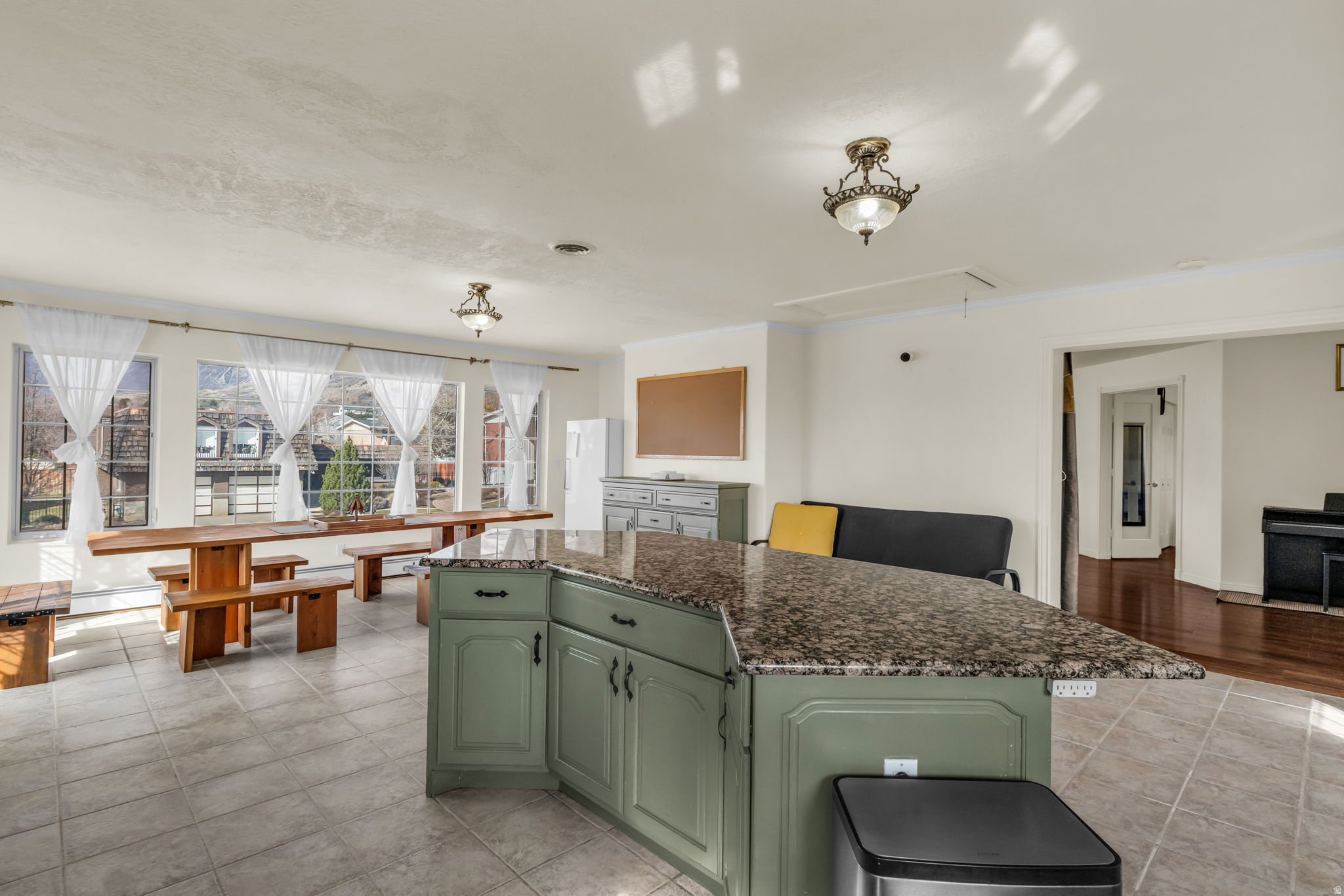 COLONIAL HEIGHTS - Residential