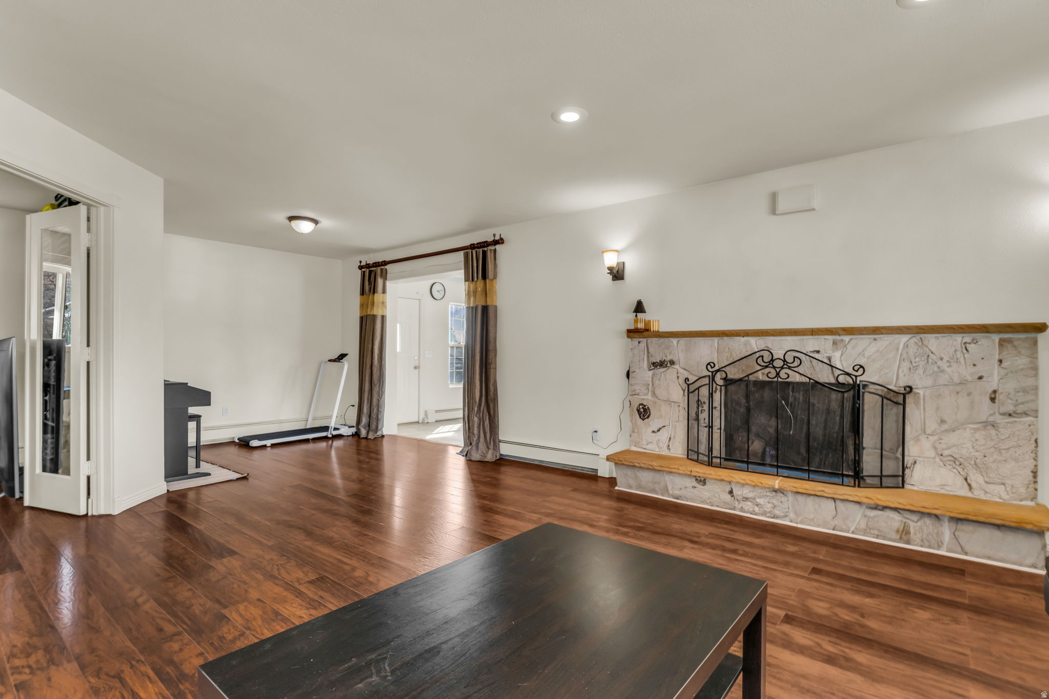 COLONIAL HEIGHTS - Residential