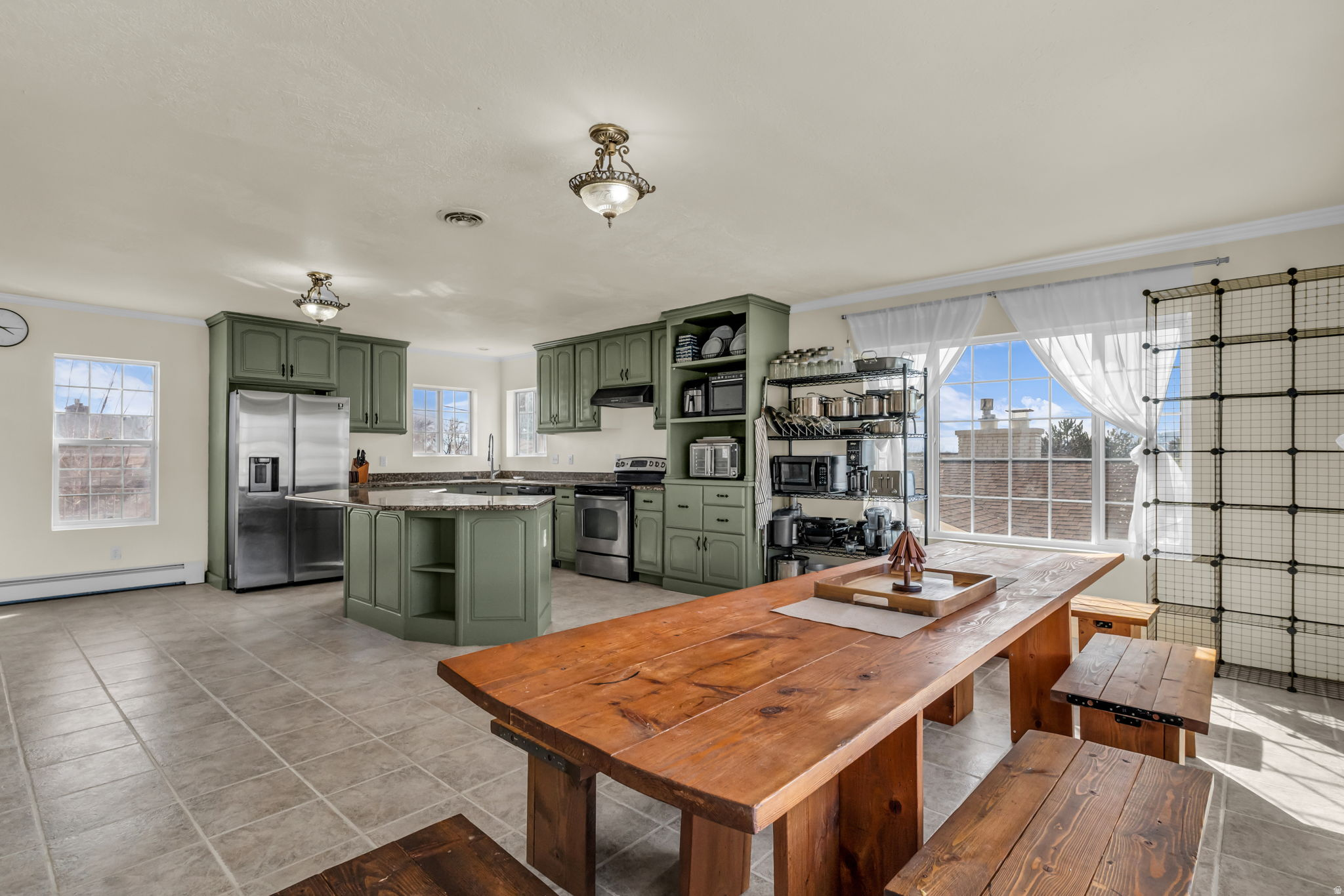 COLONIAL HEIGHTS - Residential