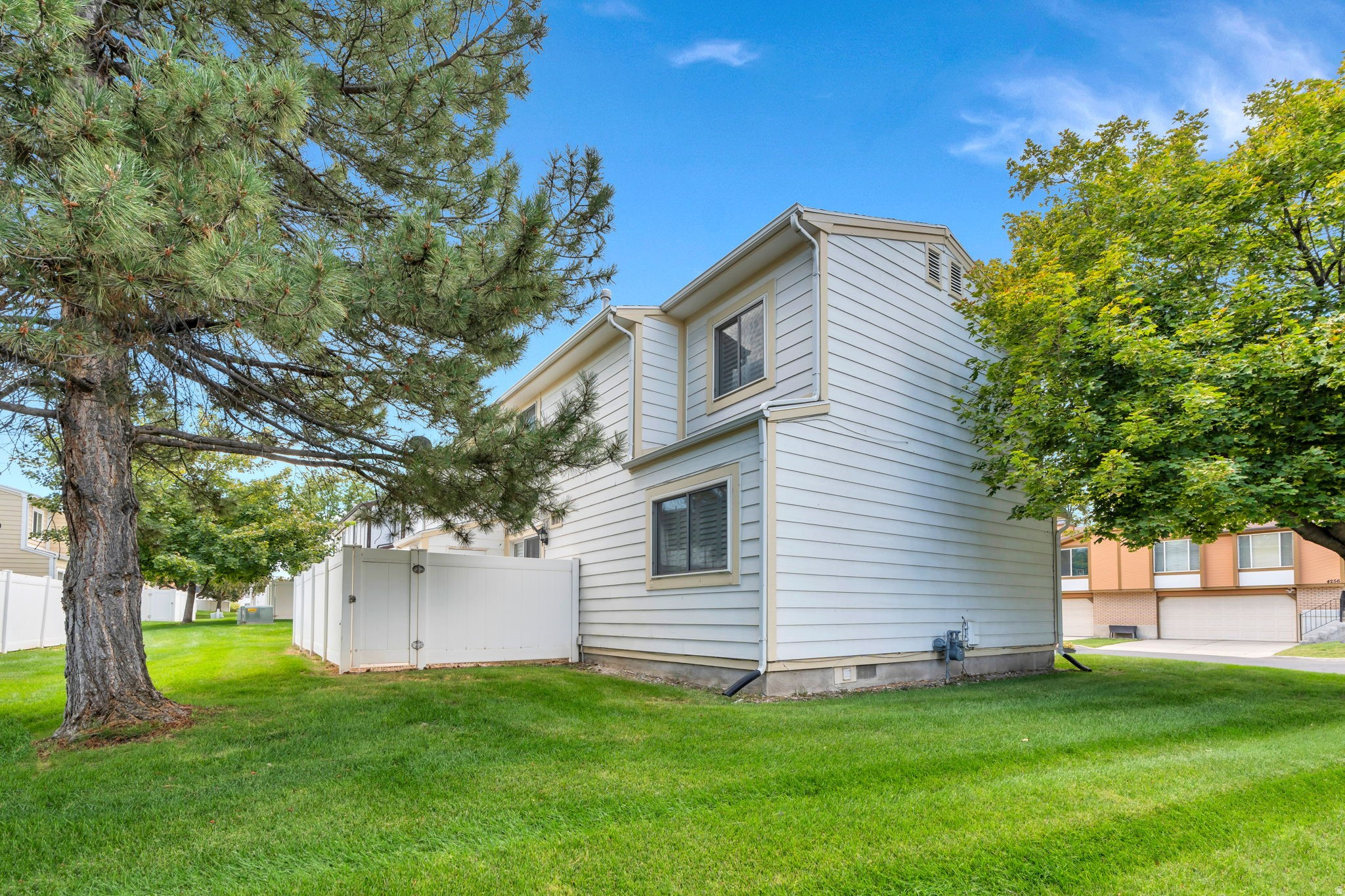 BARRINGTON PARK - Residential