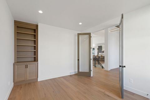 Tiny photo for 538 S 1400 W, Farmington, UT 84025 (MLS # 2144079)