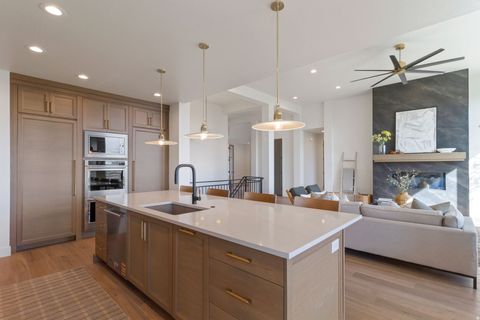 Tiny photo for 538 S 1400 W, Farmington, UT 84025 (MLS # 2144079)