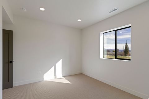 Tiny photo for 538 S 1400 W, Farmington, UT 84025 (MLS # 2144079)