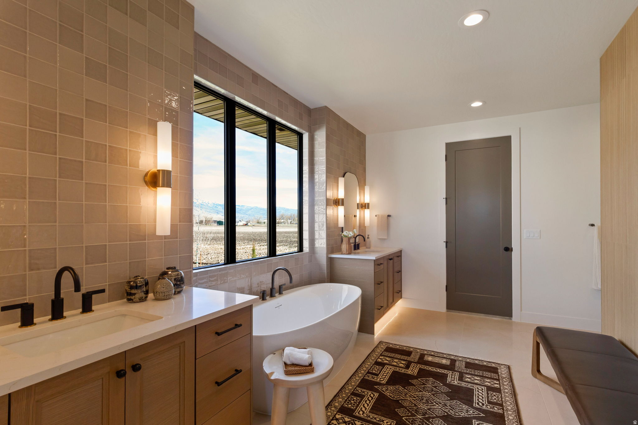 CHESTNUT FARMS - Residential