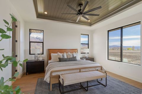 Tiny photo for 538 S 1400 W, Farmington, UT 84025 (MLS # 2144079)