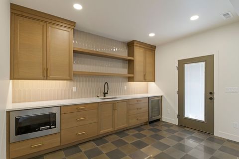 Tiny photo for 538 S 1400 W, Farmington, UT 84025 (MLS # 2144079)