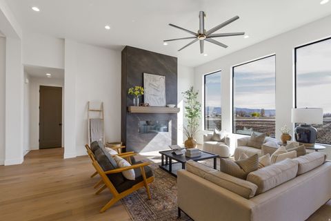 Tiny photo for 538 S 1400 W, Farmington, UT 84025 (MLS # 2144079)